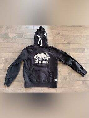 Woman’s xsm roots classic Hoodie with White Beaver Logo